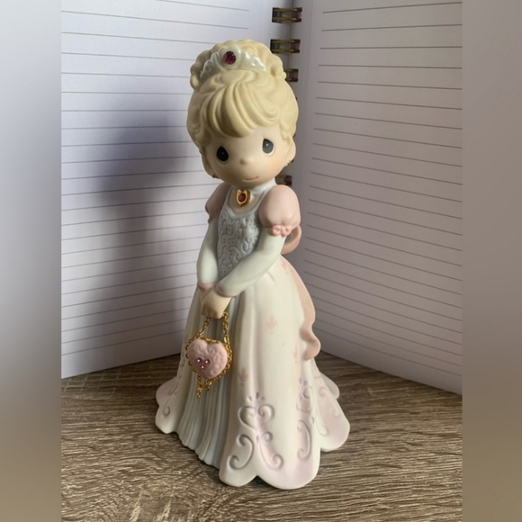 Precious Moments Your Love Fills My Heart Limited Edition - Picture 1 of 5